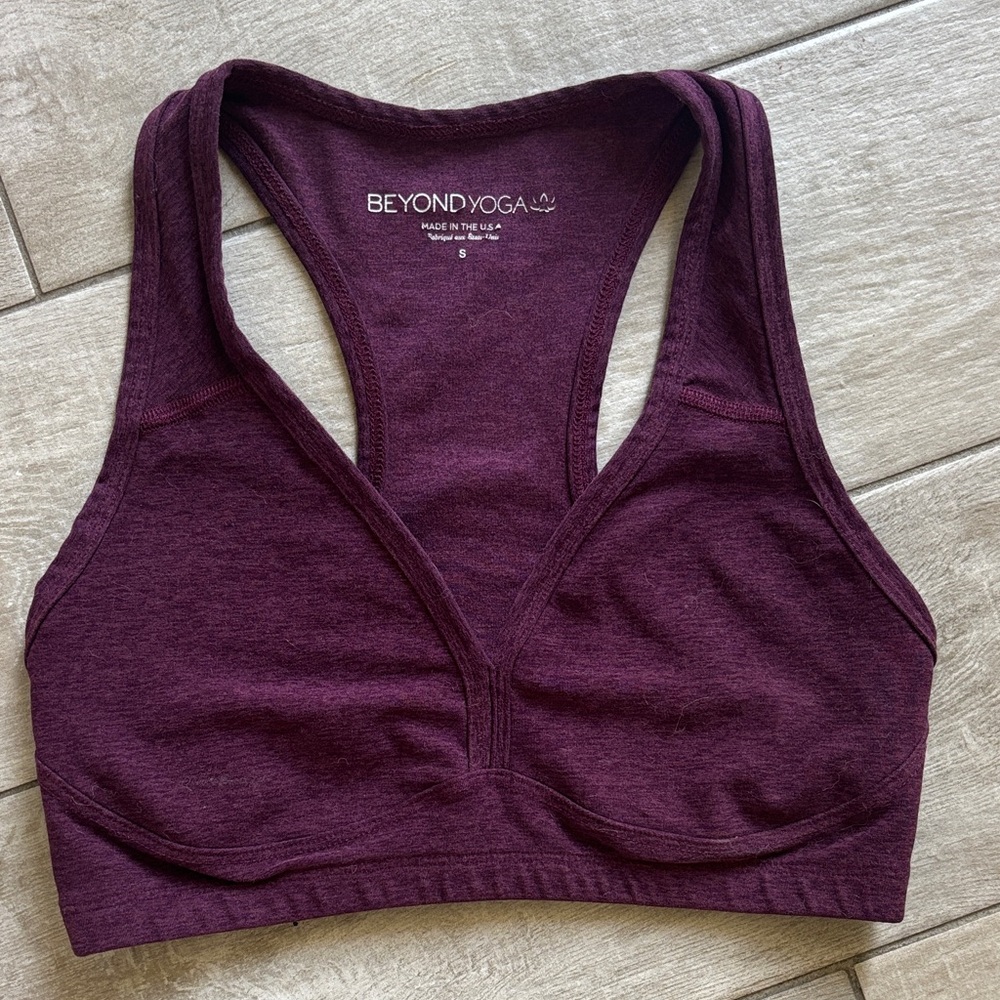 Beyond Yoga Deep Plum V-Neck Racerback Sports Bra